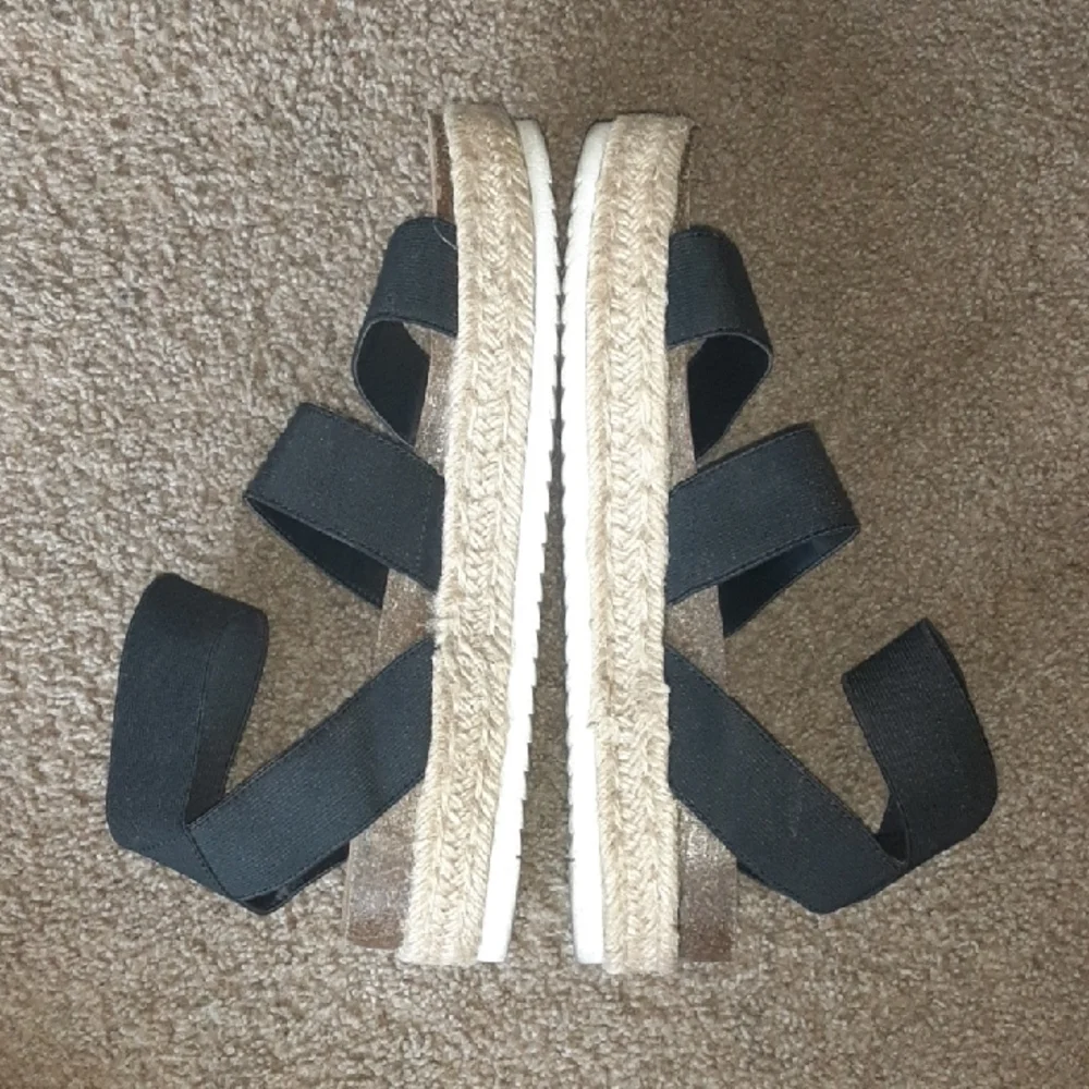 Time and Tru Black Elastic Platform Espadrille Sandals